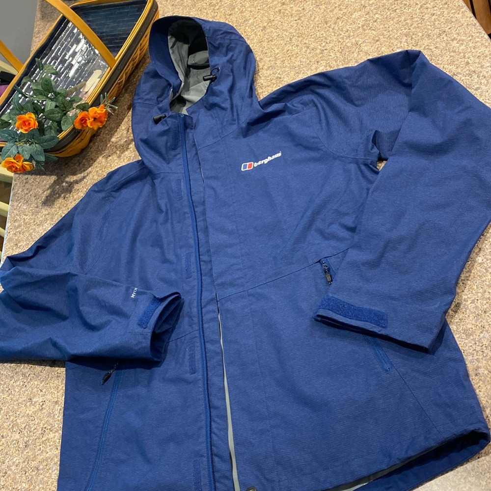 Berghaus Hydroshell Rain Jacket Men’s XS  Shell  Waterproof Jacket